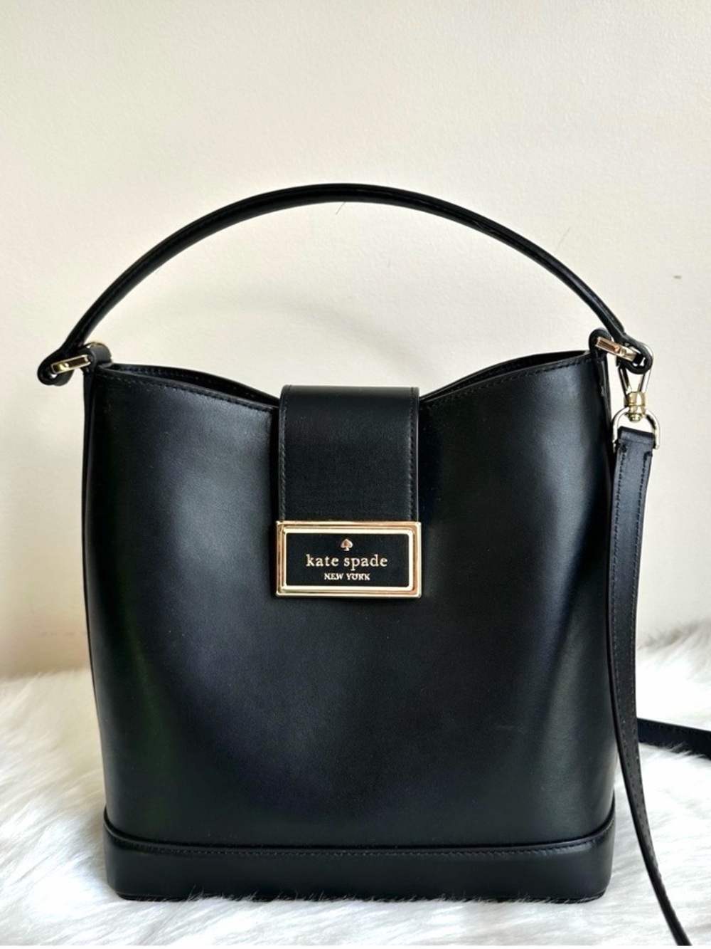 Kate Spade Black Leather Reegan Bucket Bag **EUC** - Picture 14 of 15